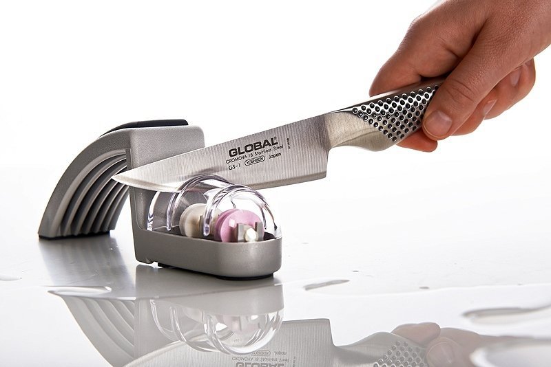 Ceramiczna ostrzałka wodna do noży Global 220 szaro-czarna MinoSharp – zdjęcie 2