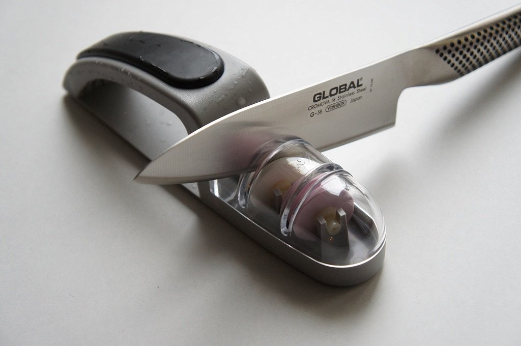Ceramiczna ostrzałka wodna 440 szaro-czarna MinoSharp PLUS – zdjęcie 3