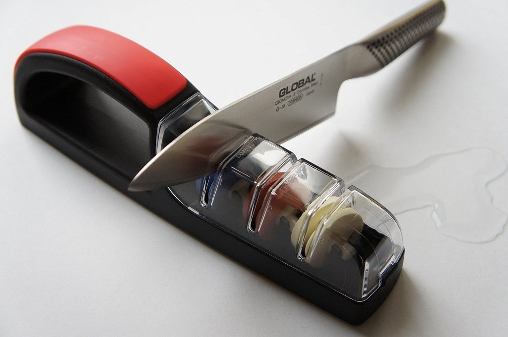 MinoSharp PLUS 3 ceramiczna ostrzałka wodna 550, czarno-czerwona – zdjęcie 2
